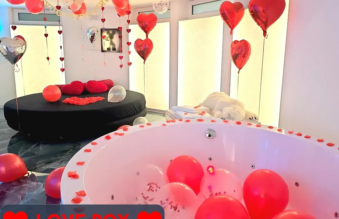 The Igloo Milano -Luxury Eclectic Suite - Jacuzzi - Milanoflats-1